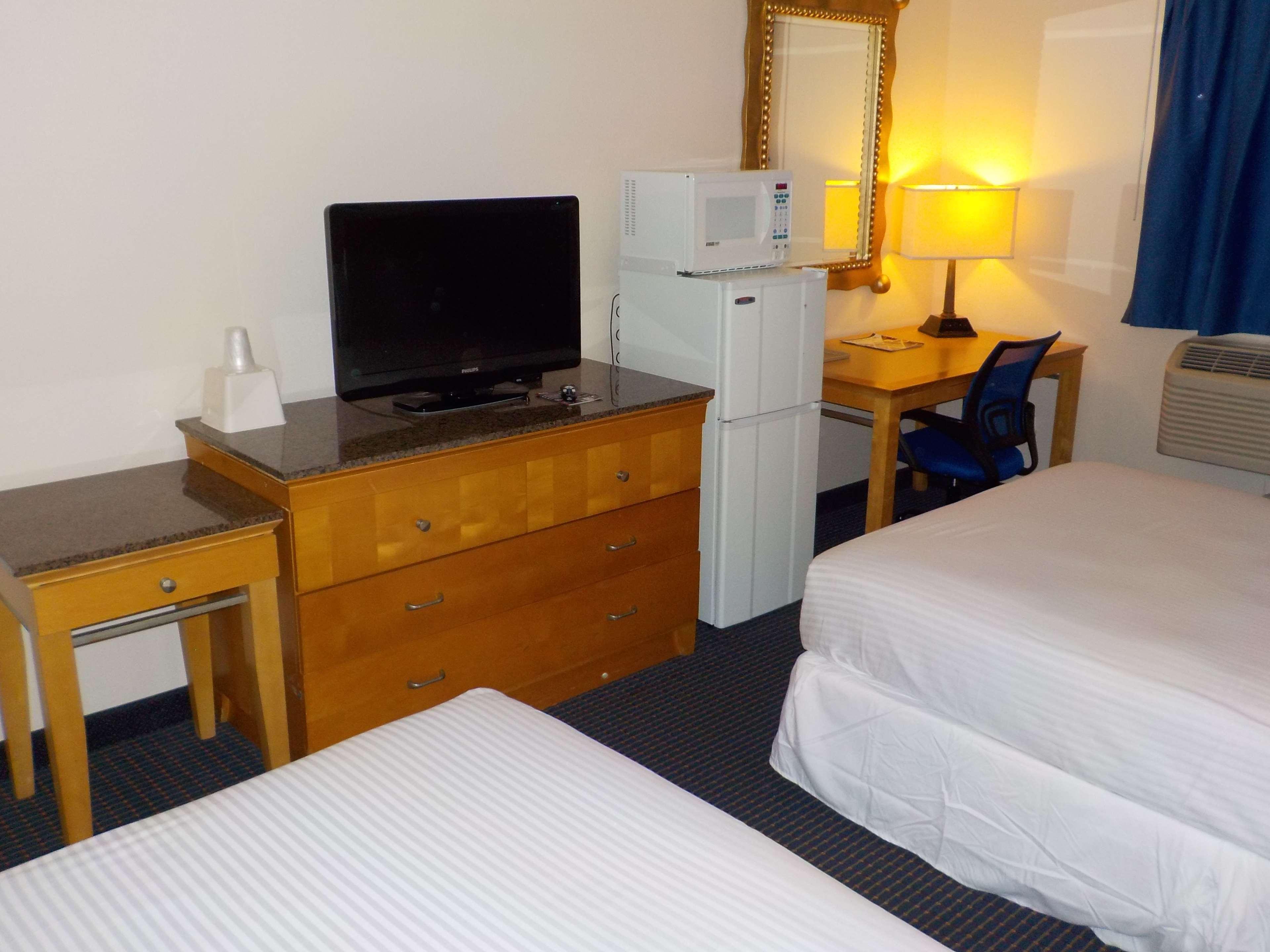 Spark By Hilton Norfolk Room photo