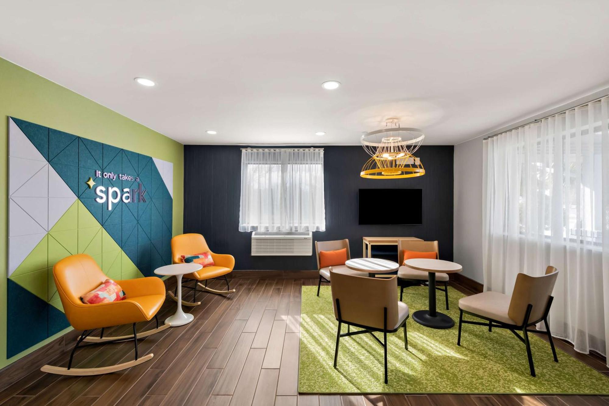 Spark By Hilton Norfolk Exterior photo